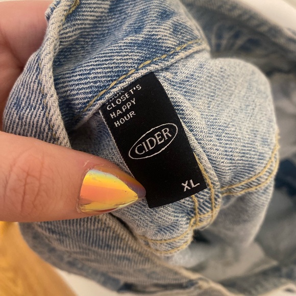 Bejewelled fringe shorts - Picture 2 of 3